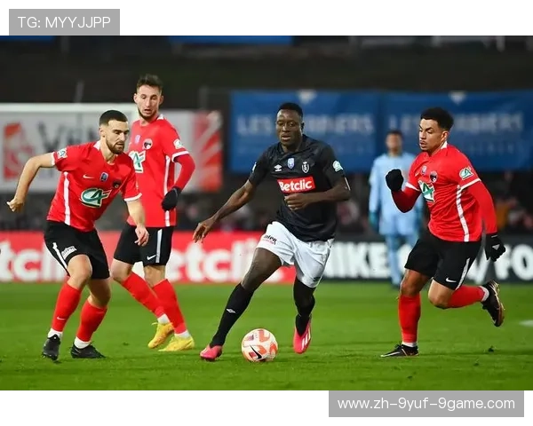 足球比赛中的边锋作用与技术特点解析